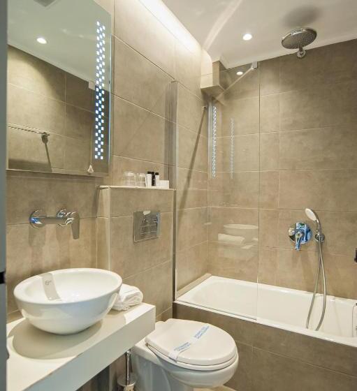 غرفة قياسية ثلاثية, Fedriades Delphi