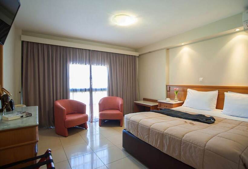 غرفة قياسية رباعية, Fedriades Delphi