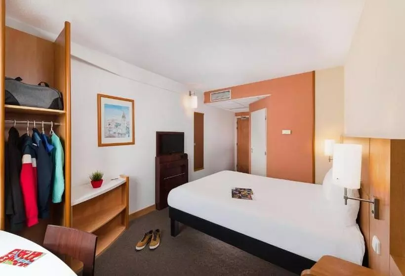 اتاق استاندارد سه نفره, Ibis Praha Mala Strana