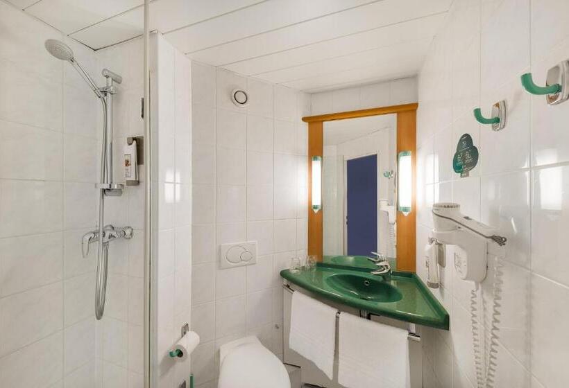 اتاق استاندارد سه نفره, Ibis Praha Mala Strana