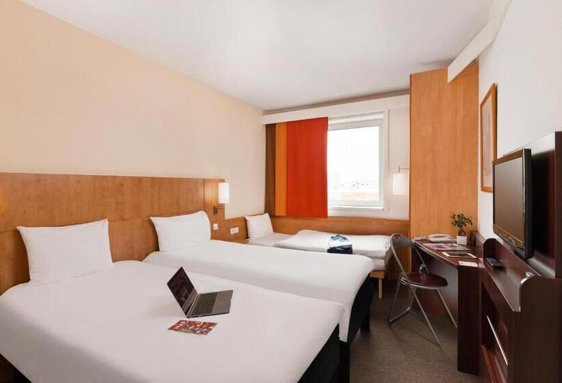 اتاق استاندارد سه نفره, Ibis Praha Mala Strana