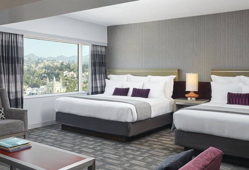 إستوديو قياسى سرير كينج, Loews Hollywood