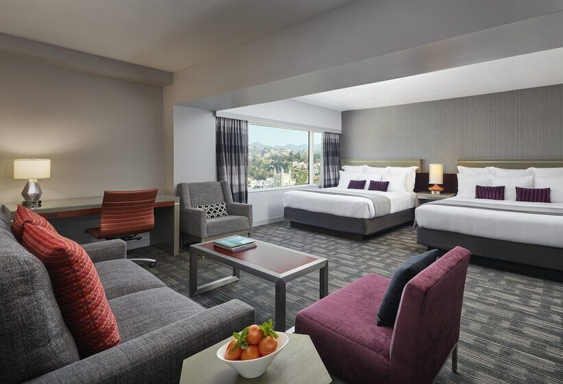 キングサイドベッドのスタンダードワンルーム, Loews Hollywood