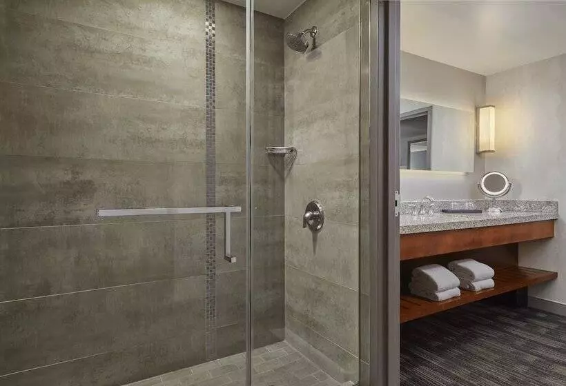 سوییت, Loews Hollywood