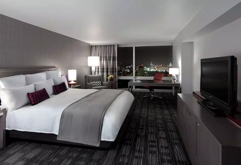 سوییت, Loews Hollywood