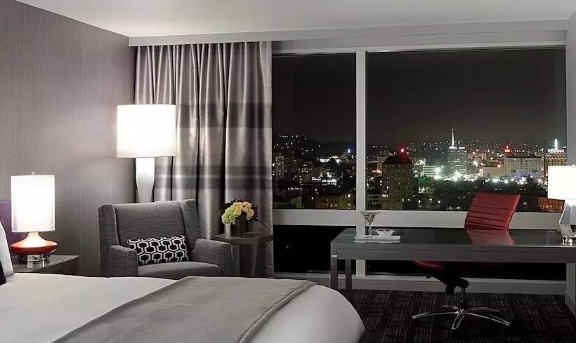 سوییت, Loews Hollywood