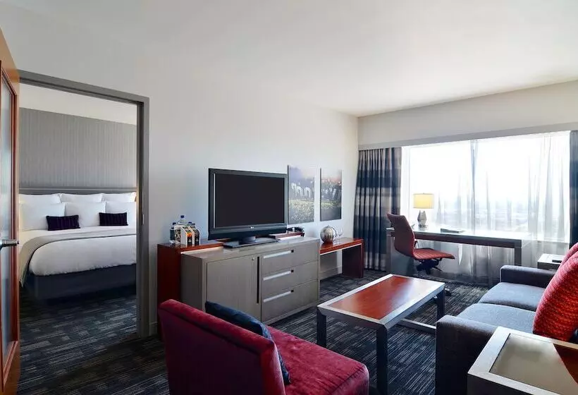 سوییت, Loews Hollywood