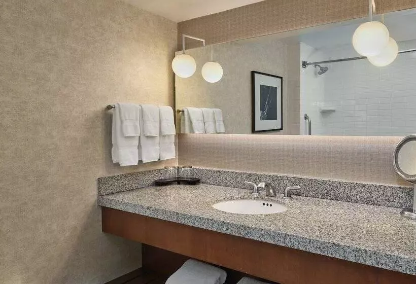 سوییت, Loews Hollywood