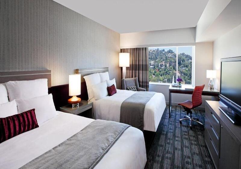 غرفة قياسية, Loews Hollywood