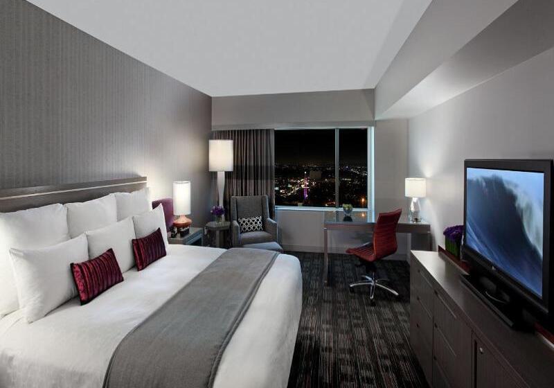 غرفة قياسية, Loews Hollywood