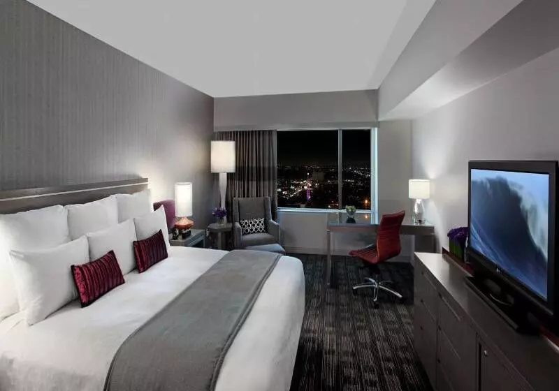 اتاق استاندارد, Loews Hollywood