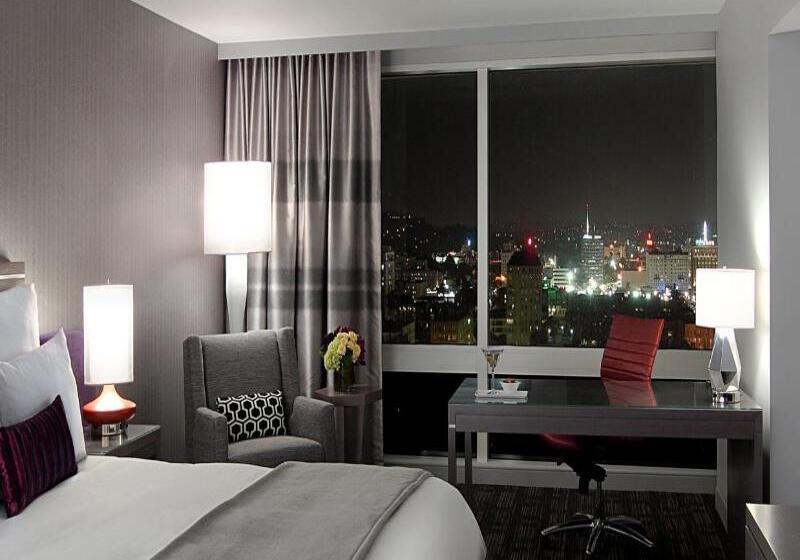 غرفة قياسية مطلة على المدينة, Loews Hollywood