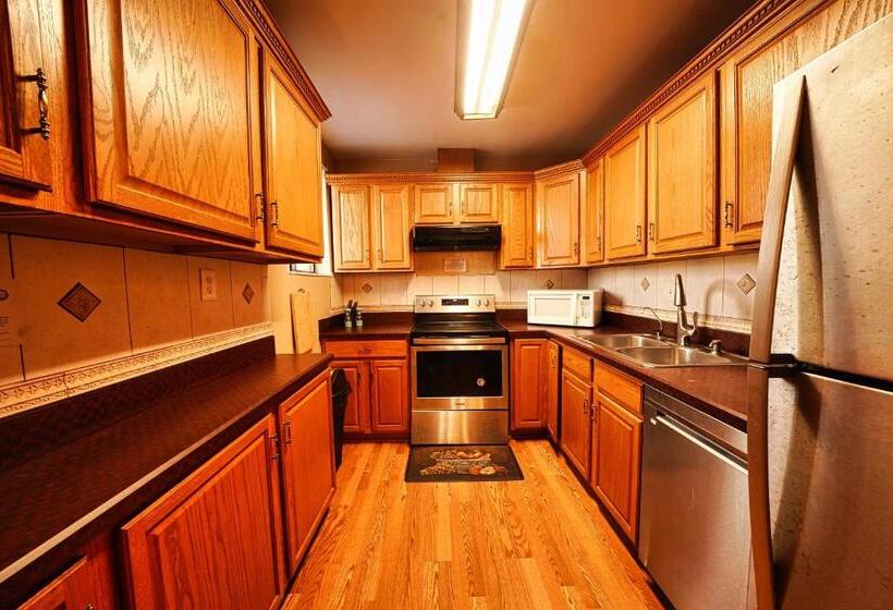 ファミリールーム, Sandals Inn