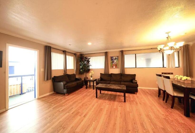 ファミリールーム, Sandals Inn