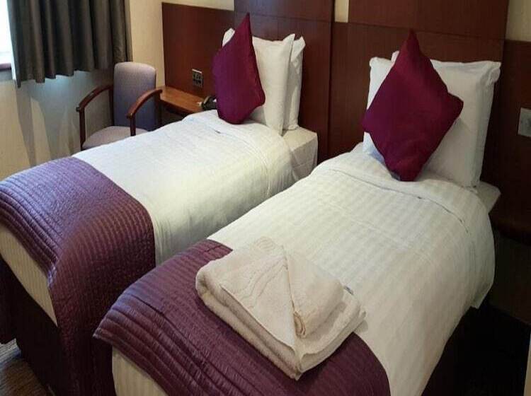 스탠다드 룸, Thatchers