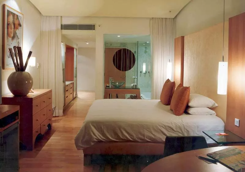 デラックスルーム, The Park Chennai
