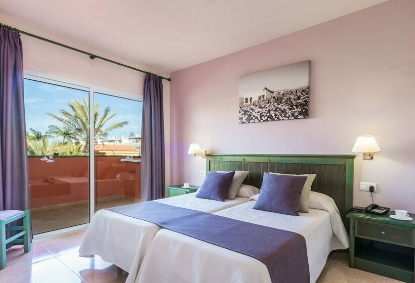 شقة غرفة واحدة, Oasis Village