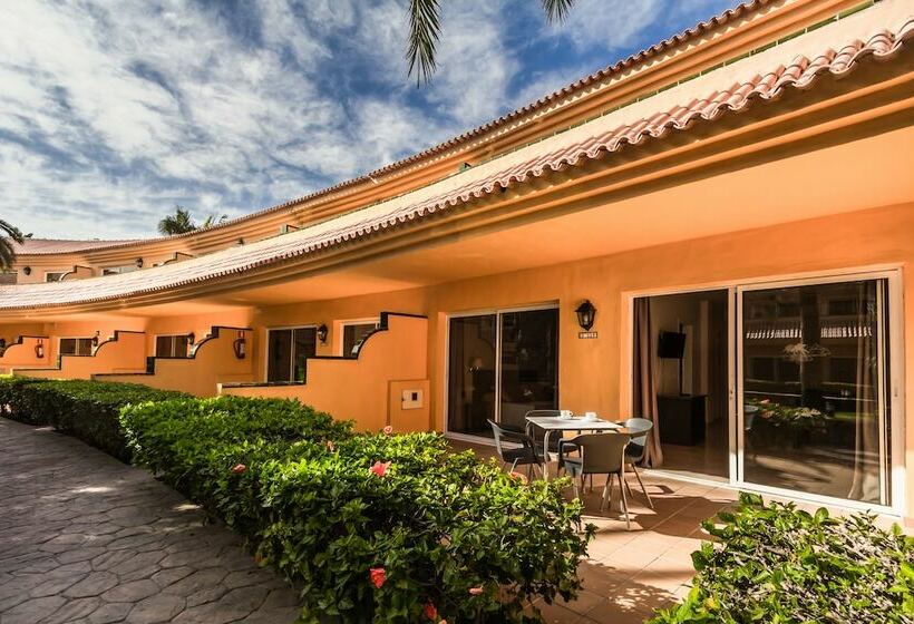 شقة غرفة واحدة, Oasis Village