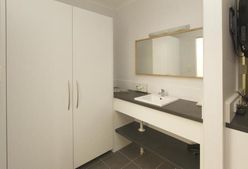 스위트, Glenmore Palms Motel