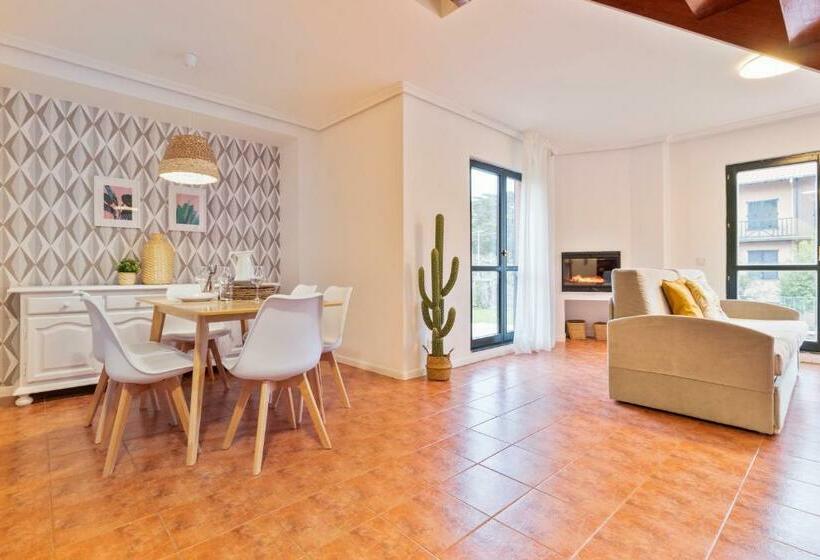 דירת דופלקס 3 חדרי שינה, Abba Comillas Apartments