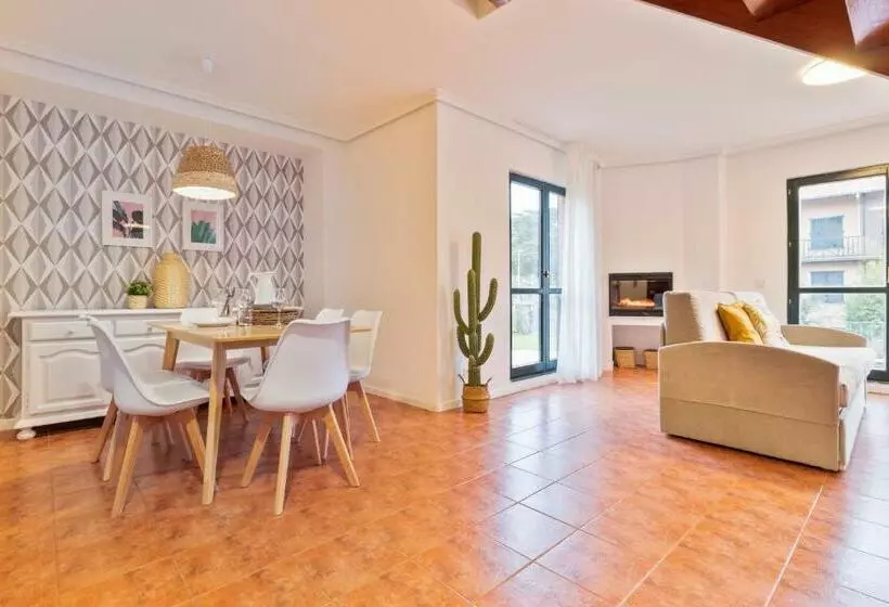 3ベッドルームデュプレックスアパート, Abba Comillas Apartments