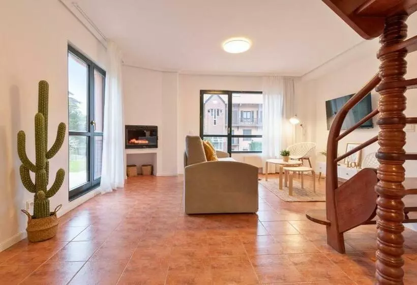 3ベッドルームデュプレックスアパート, Abba Comillas Apartments