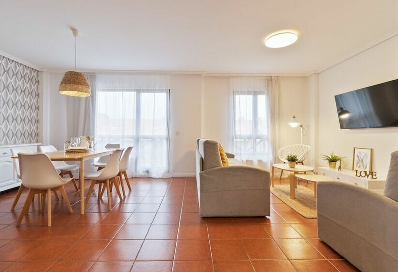דירת דופלקס 3 חדרי שינה, Abba Comillas Apartments