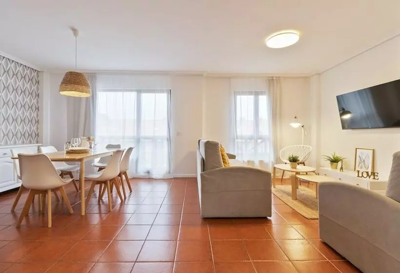 3ベッドルームデュプレックスアパート, Abba Comillas Apartments
