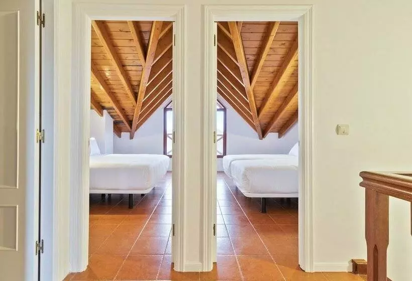 3ベッドルームデュプレックスアパート, Abba Comillas Apartments