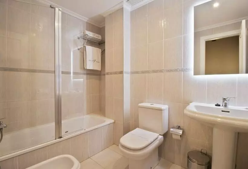 3ベッドルームデュプレックスアパート, Abba Comillas Apartments