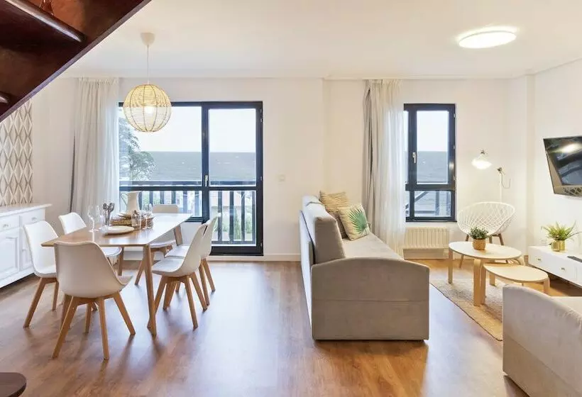3ベッドルームデュプレックスアパート, Abba Comillas Apartments
