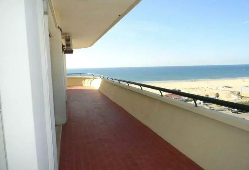Huoneisto 2 Makuuhuonetta Merinäkymä, Aparthotel Guadiana
