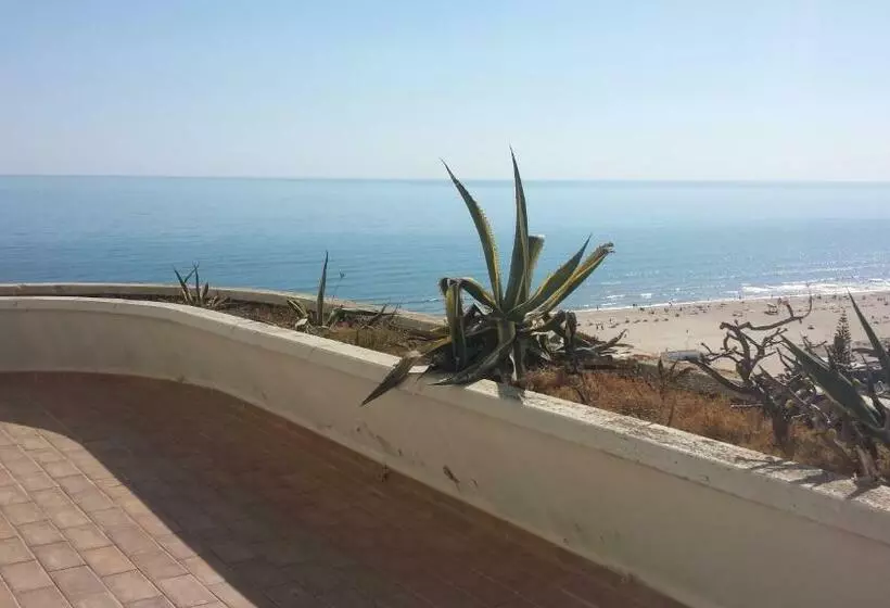Huoneisto 1 Makuuhuone Merinäkymä, Aparthotel Guadiana
