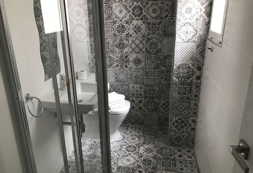 Standard Triple Room with Terrace, Hostal Boutique Benidorm Blue Beach