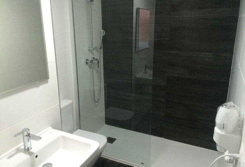 Standard Triple Room with Terrace, Hostal Boutique Benidorm Blue Beach