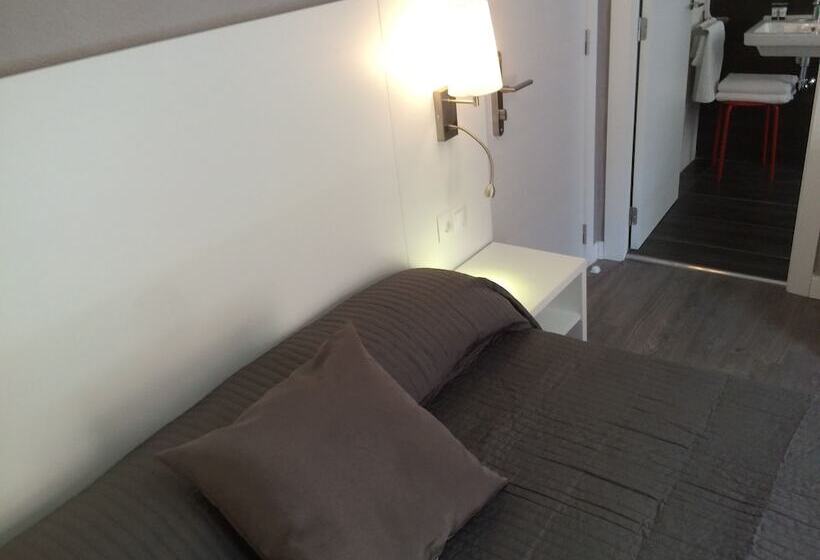 اتاق خانوادگی, Hostal Boutique Benidorm Blue Beach