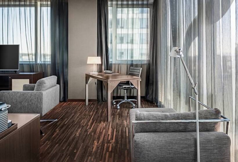 جناح, Leonardo Royal Hotel Barcelona Forum