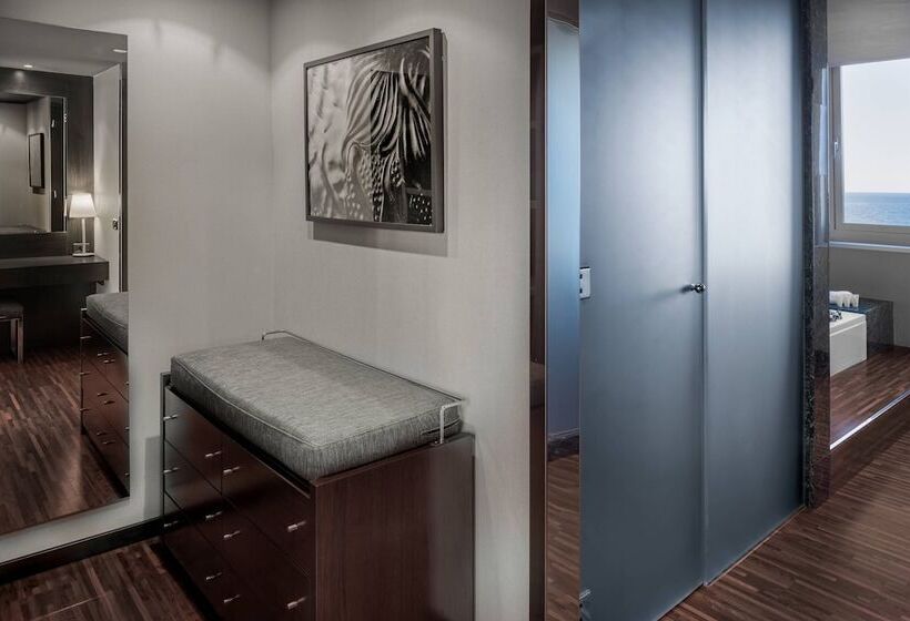 جناح, Leonardo Royal Hotel Barcelona Forum