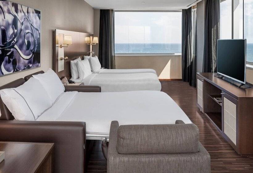 جناح, Leonardo Royal Hotel Barcelona Forum