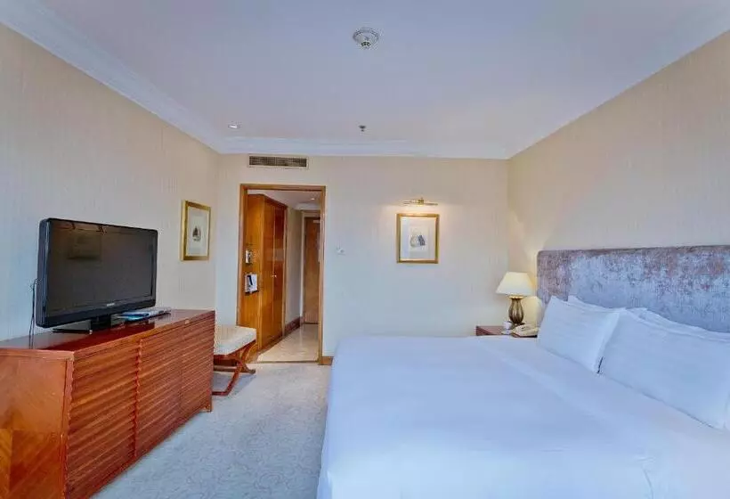 キングサイズベッドのスタンダードルーム, Crowne Plaza Qingdao, An Ihg