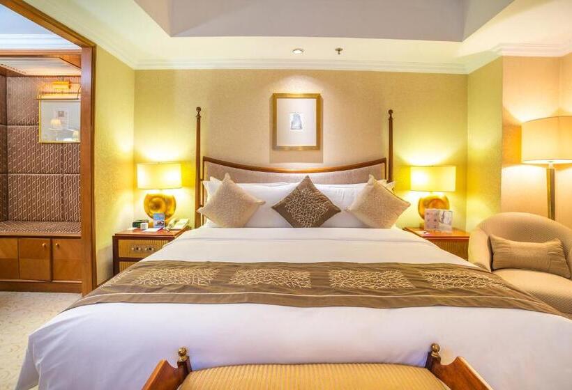 이그제큐티브 스위트 킹침대, Crowne Plaza Qingdao, An Ihg