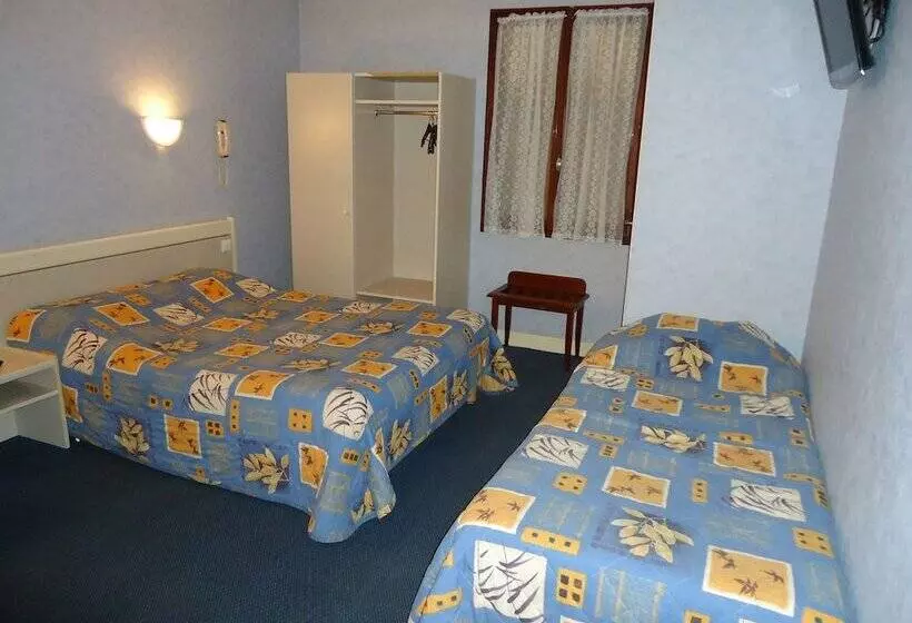 اتاق استاندارد سه نفره, Hôtel Des Voyageurs