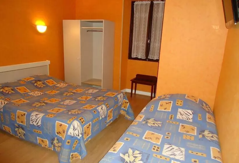 اتاق استاندارد سه نفره, Hôtel Des Voyageurs