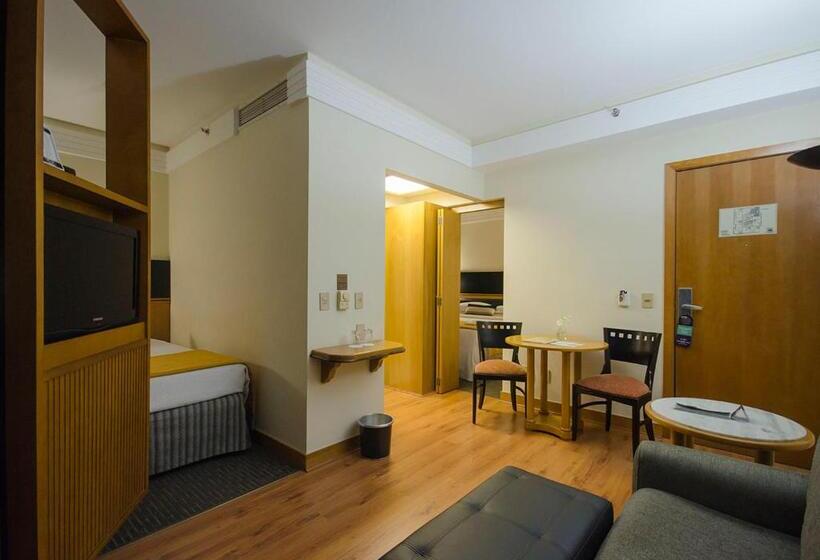 2ベッドスイートルーム, Estanplaza International