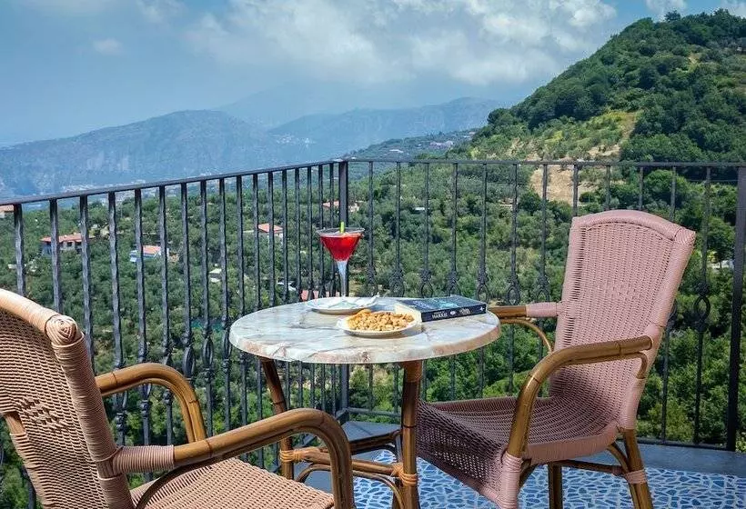 اتاق استاندارد سه نفره, Grand Hotel Due Golfi