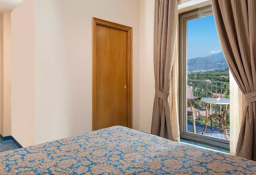 اتاق استاندارد سه نفره, Grand Hotel Due Golfi