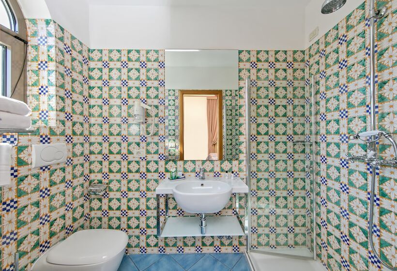 חדר סטנדרט לשלושה, Grand Hotel Due Golfi