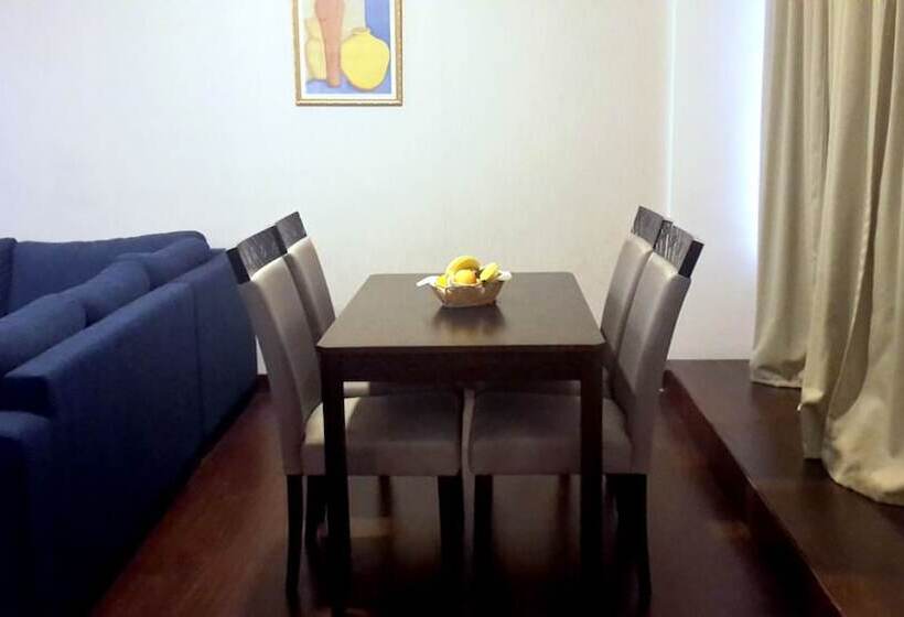 سوییت, Haffa House