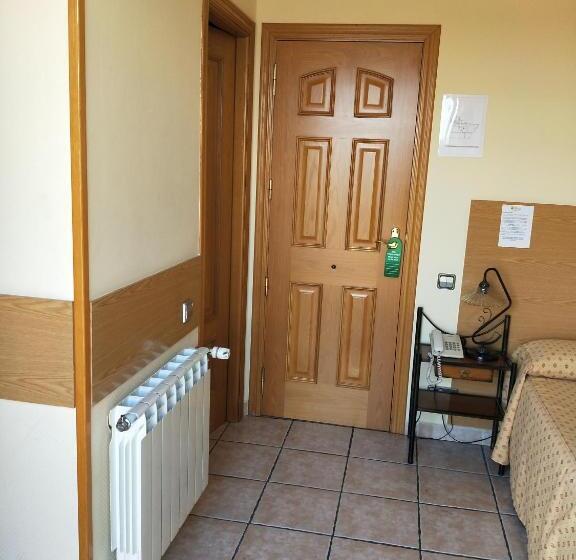 اتاق استاندارد یک نفره, Hostal Maria Ronda