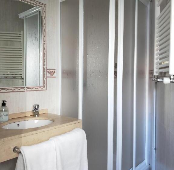 اتاق استاندارد, Hostal Maria Ronda